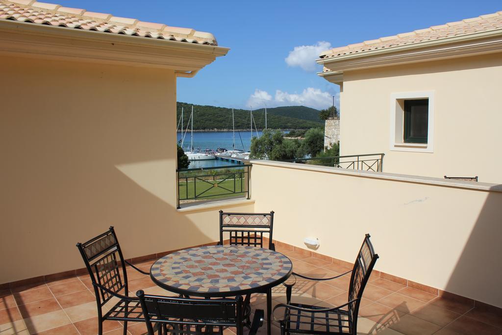 Studio Apartment Partial Sea View