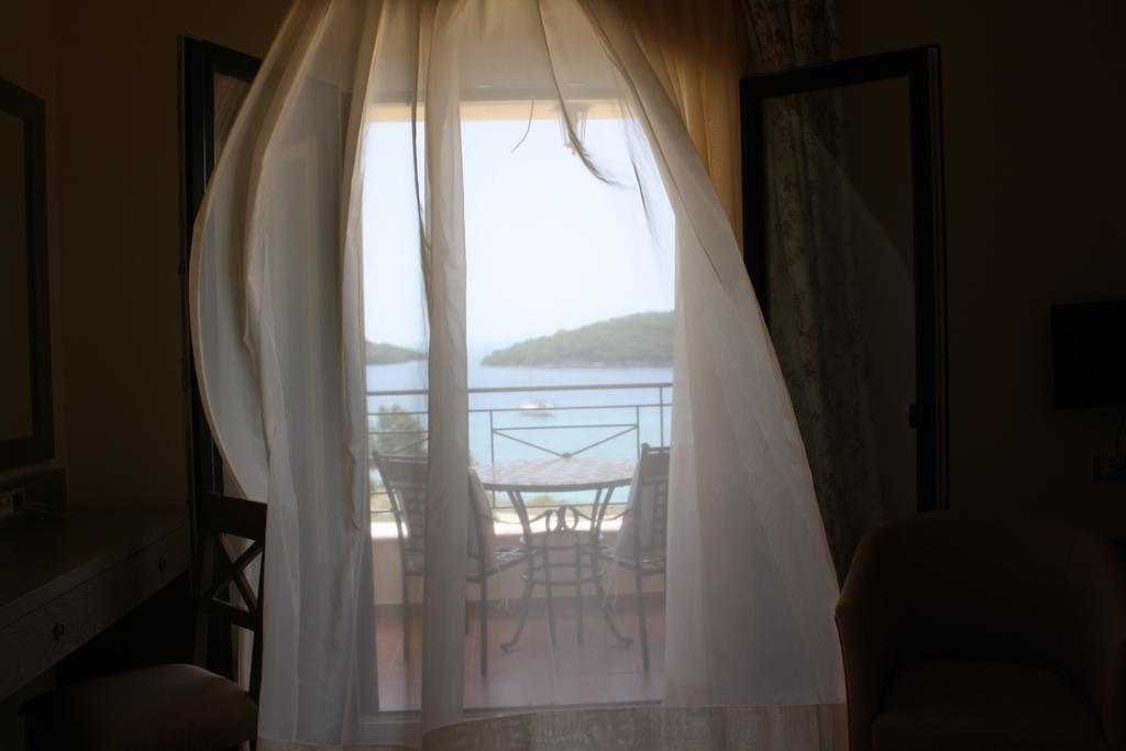 Studio Apartment Sea View Disability Access
