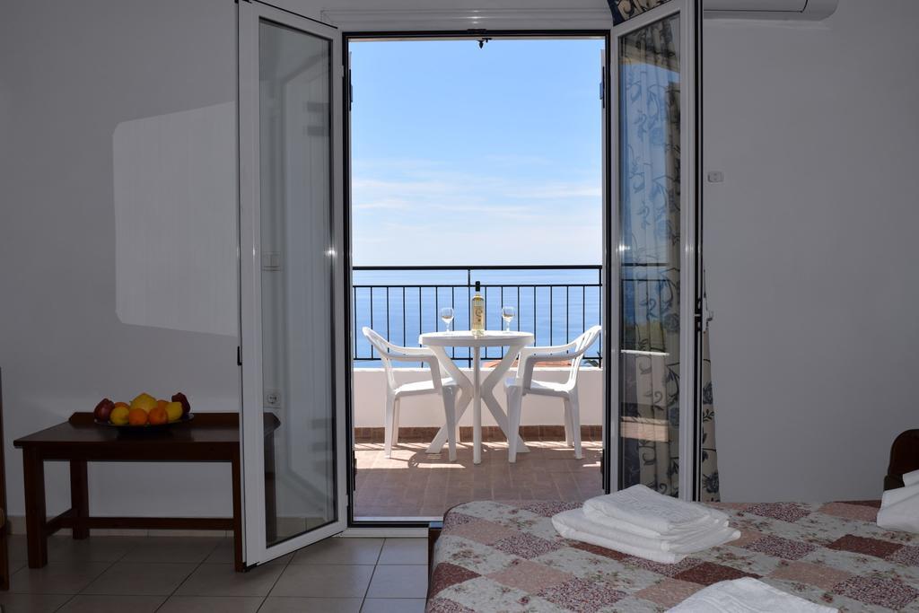 Apartment (2 Adults),1319395168:JPEG