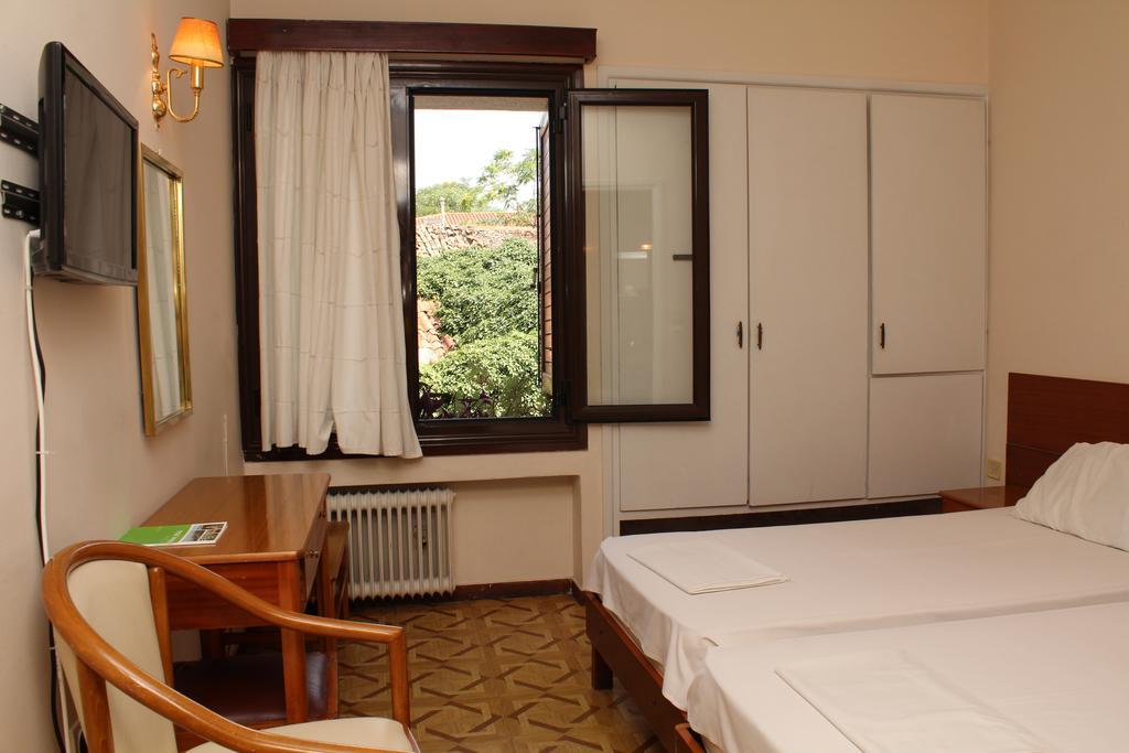 Single Room,1207971994:JPEG