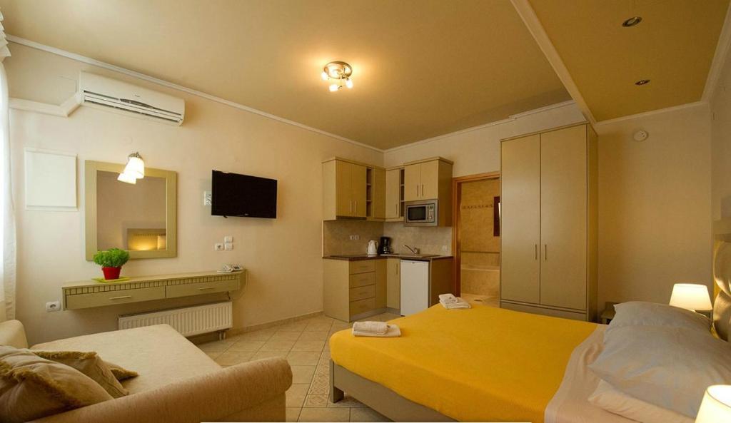 Deluxe Studio,22038276:JPEG