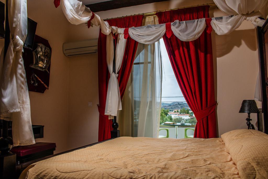 Suite,239828721:JPEG