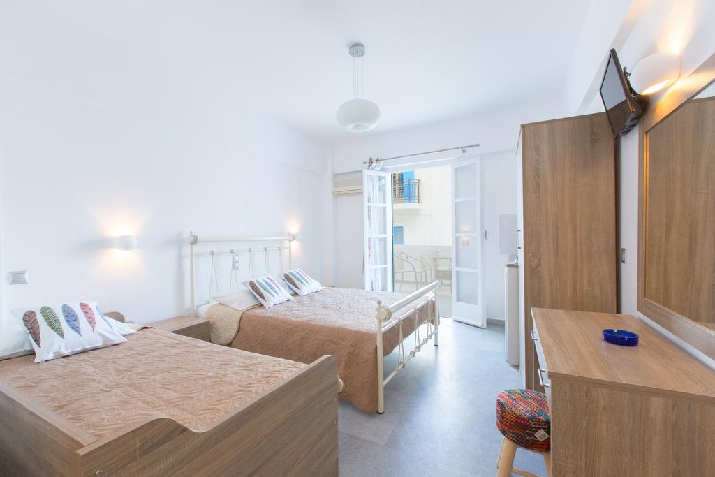 Studio (2 Adults)