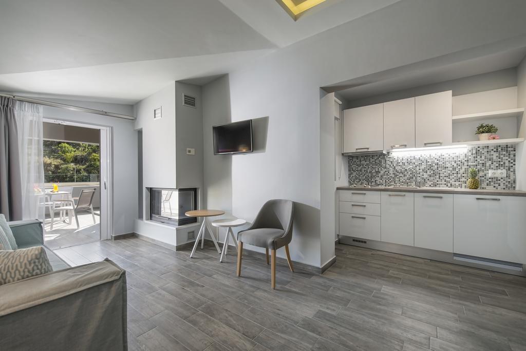Two-Bedroom Suite,253372537:JPEG