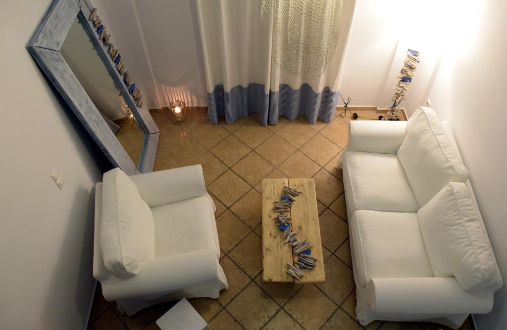 Traditional Dome with Sea View,1037408587:JPEG