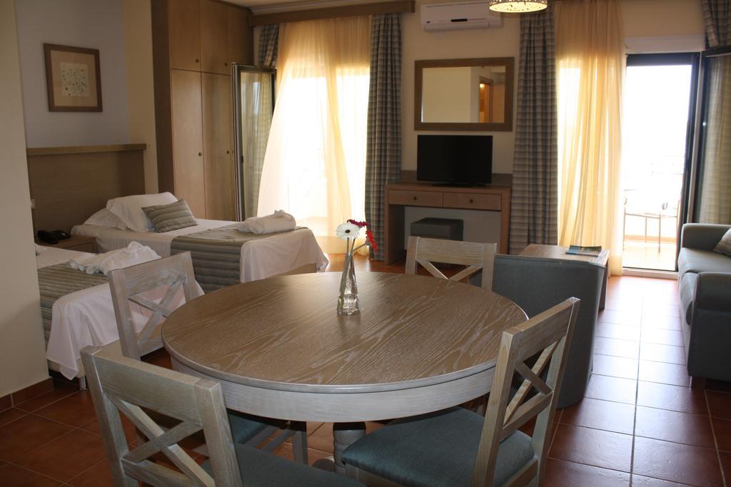 Studio Apartment Sea View Disability Access