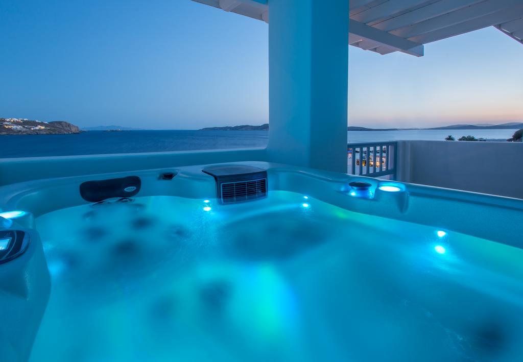 Grand Suite with Sea View and Outdoor Hot Tub