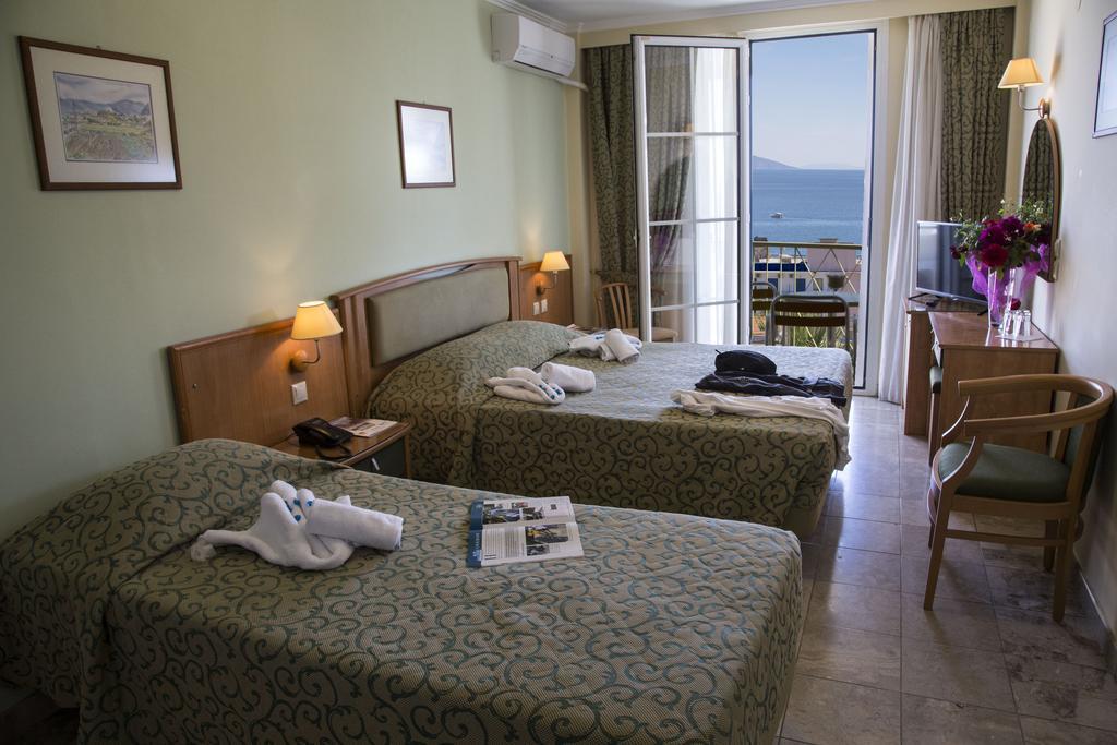 Τρίκλινο Δωμάτιο με θέα στη Θάλασσα