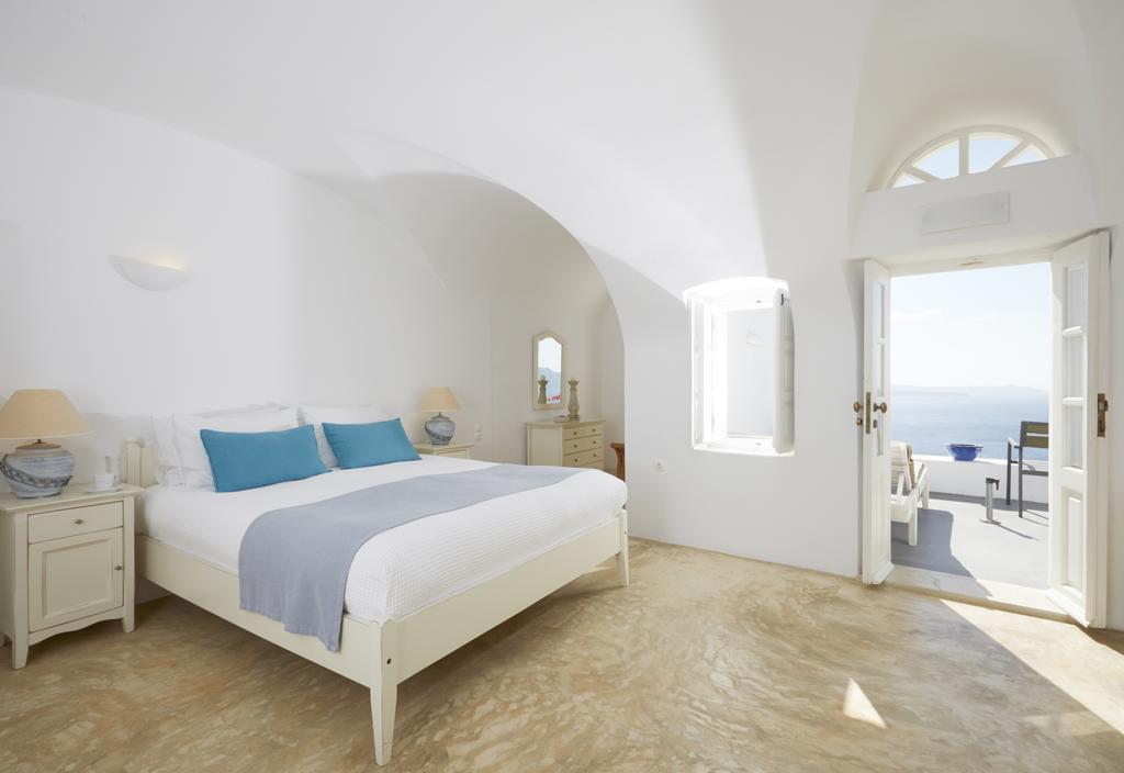 Suite Luna de Miel con bañera de hidromasaje y vistas a la Caldera