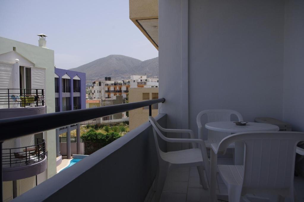Studio with Side Sea View (2 Adults),31728032:JPEG