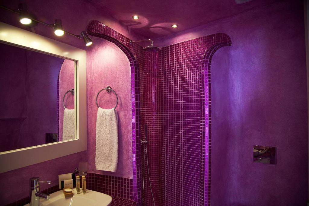 Honeymoon Suite with Private Hot Tub and Caldera View,31790651:JPEG