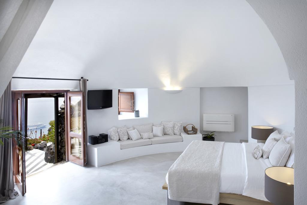 Honeymoon Suite with Caldera View (4 Adults),322173645:JPEG