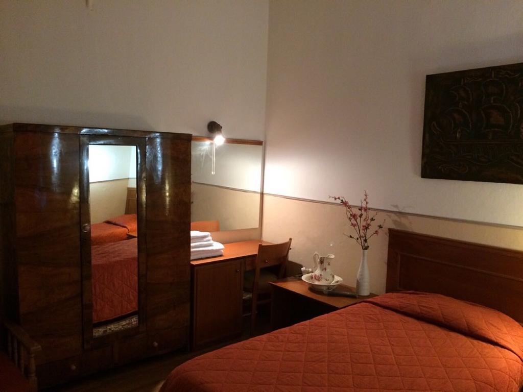 Dreibettzimmer