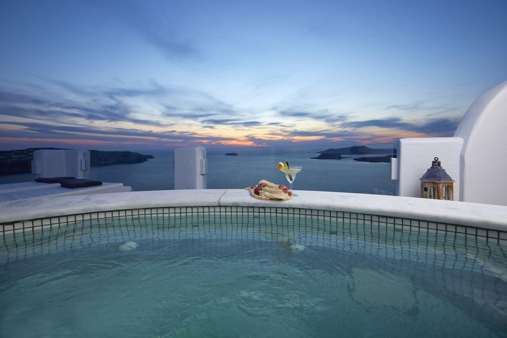Athermi Suite - Outdoor Jacuzzi & Sunset View