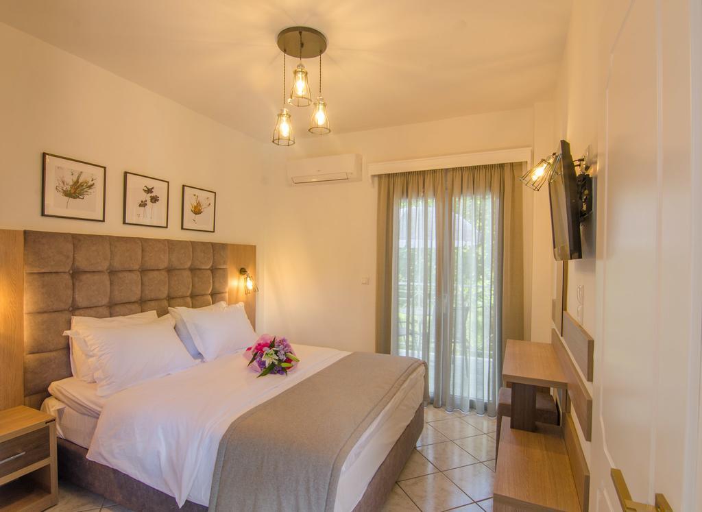 Superior Studio (2 Adults),403405890:JPEG