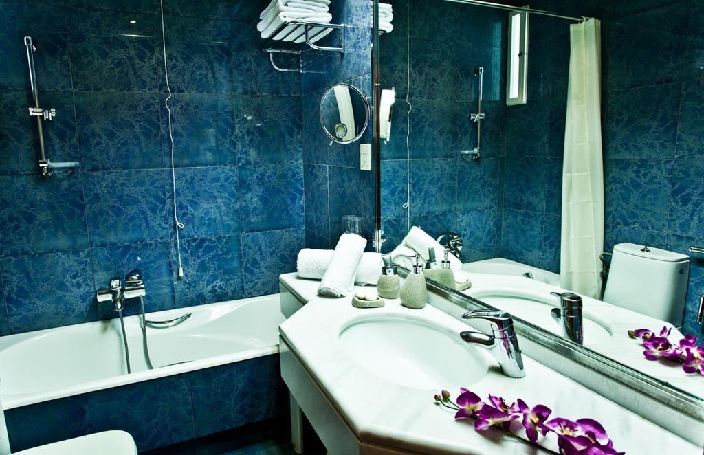 Suite Familiare con Vista Montagna (2 Adulti + 2 Bambini)