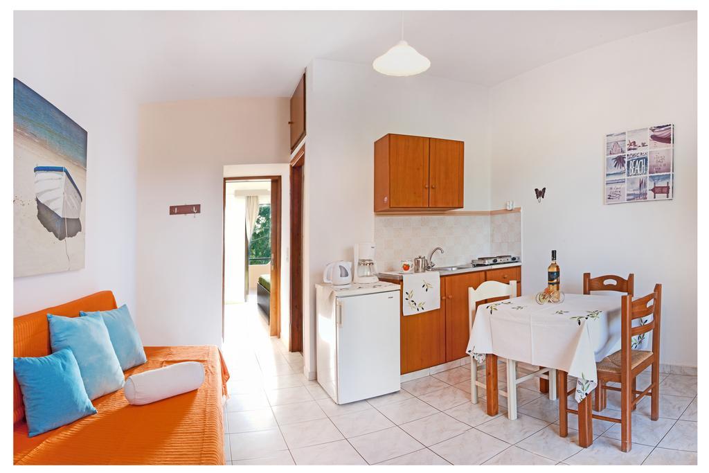 One-Bedroom Apartment with Sea View and Balcony