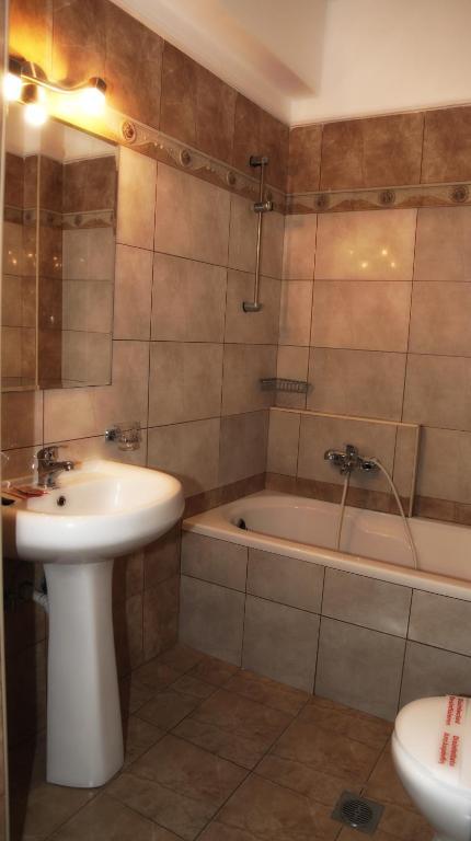 Standard Single Room,685395612:JPEG