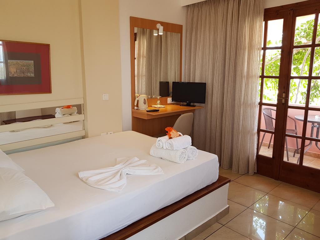 Romantic Tiny Double Room,422379768:JPEG