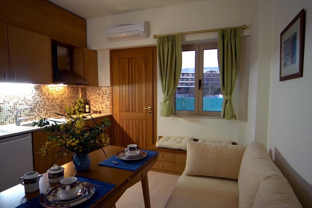 Junior One-Bedroom Apartment with Sea View,737891863:JPEG