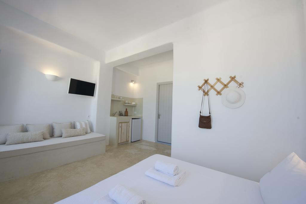 Apartment with Balcony-Zeus,442965135:JPEG