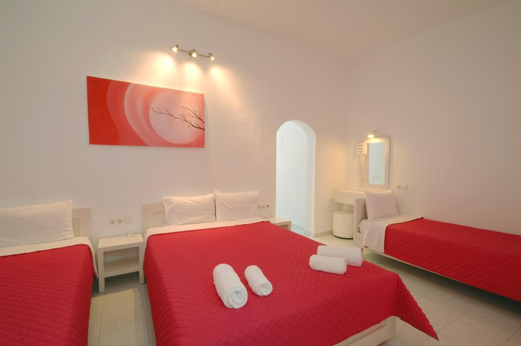 Family Room (3 - 4 Adults),461009586:JPEG