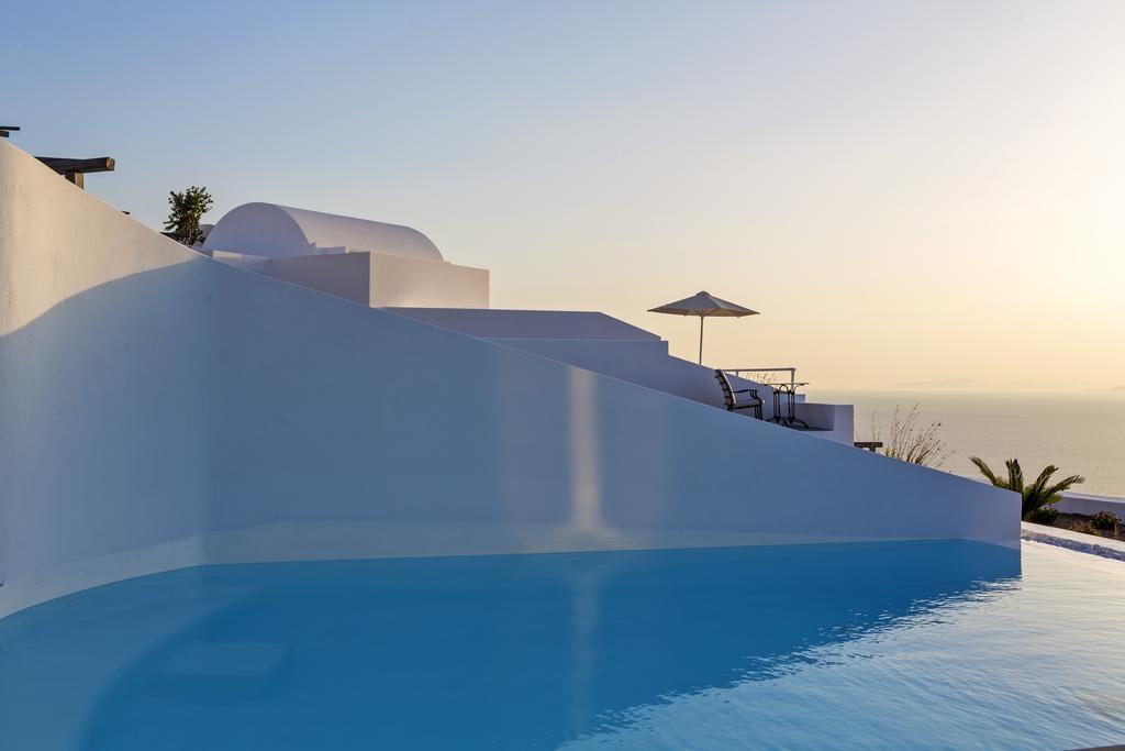 Superior Suite with Private Pool and Sea View,699366315:JPEG