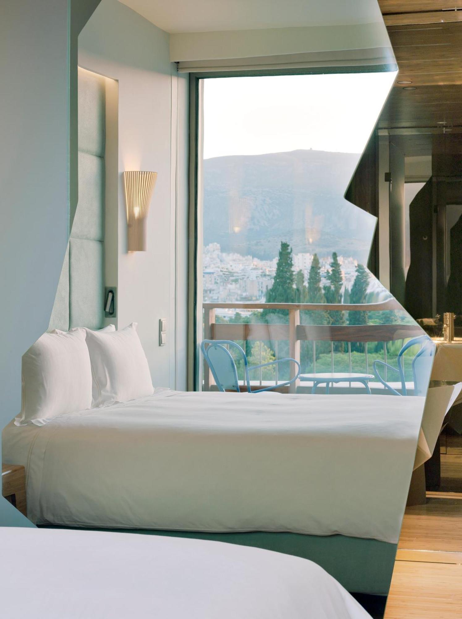 Superior Plus Room,697763796:JPEG