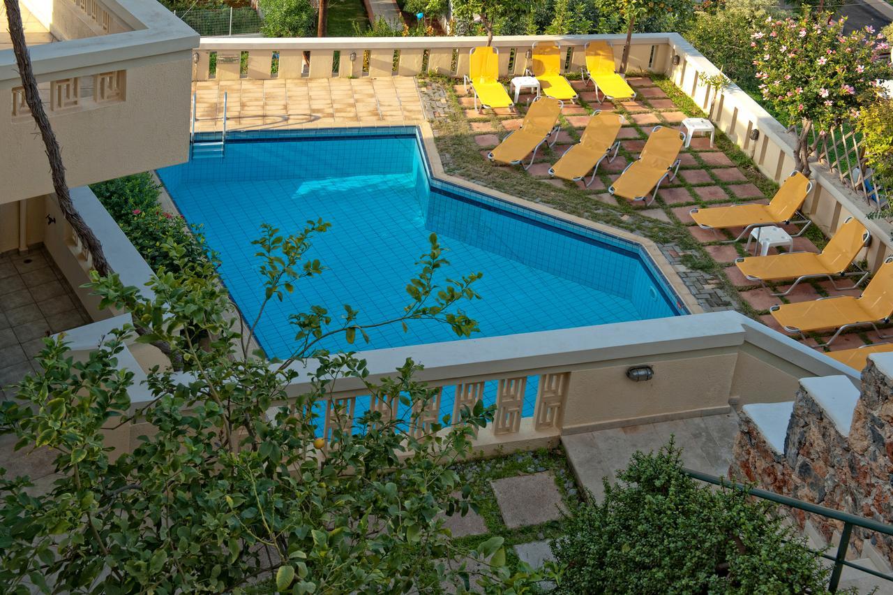 1-Bedroom Family Apartment Garden view