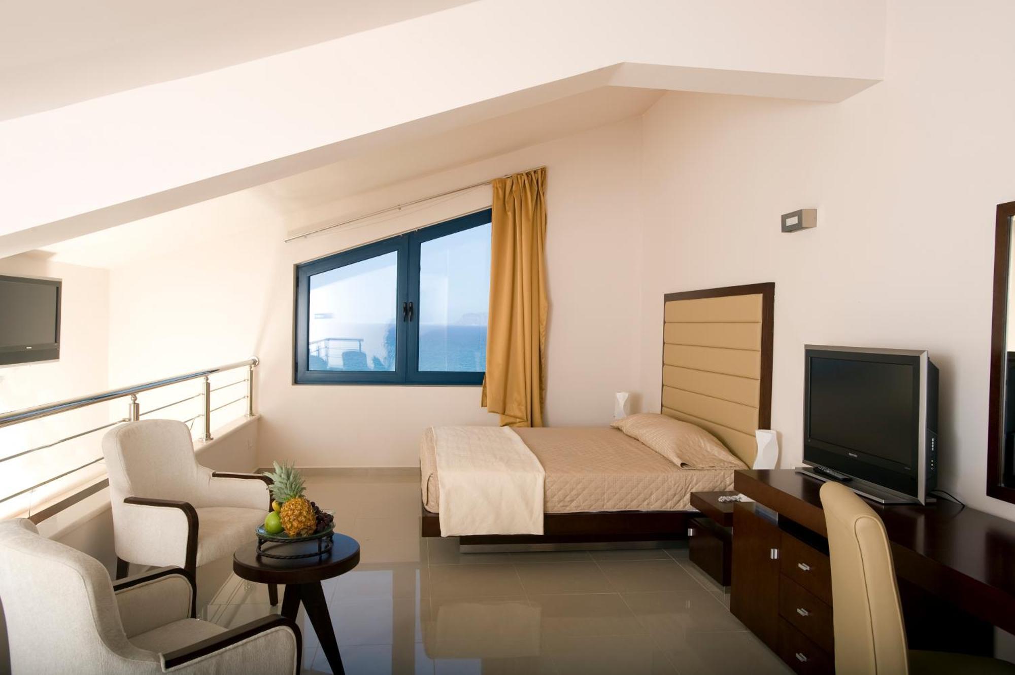 Family Room Side Sea View split level