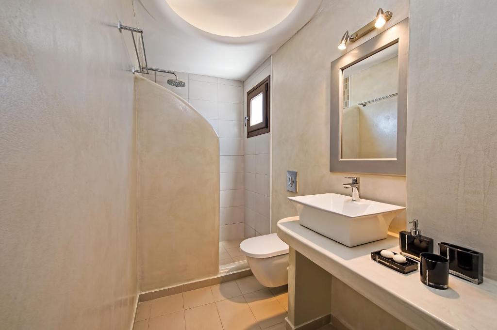 One-Bedroom Apartment (2-4 Adults)