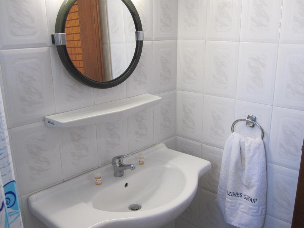 One-Bedroom Apartment,63216016:JPEG