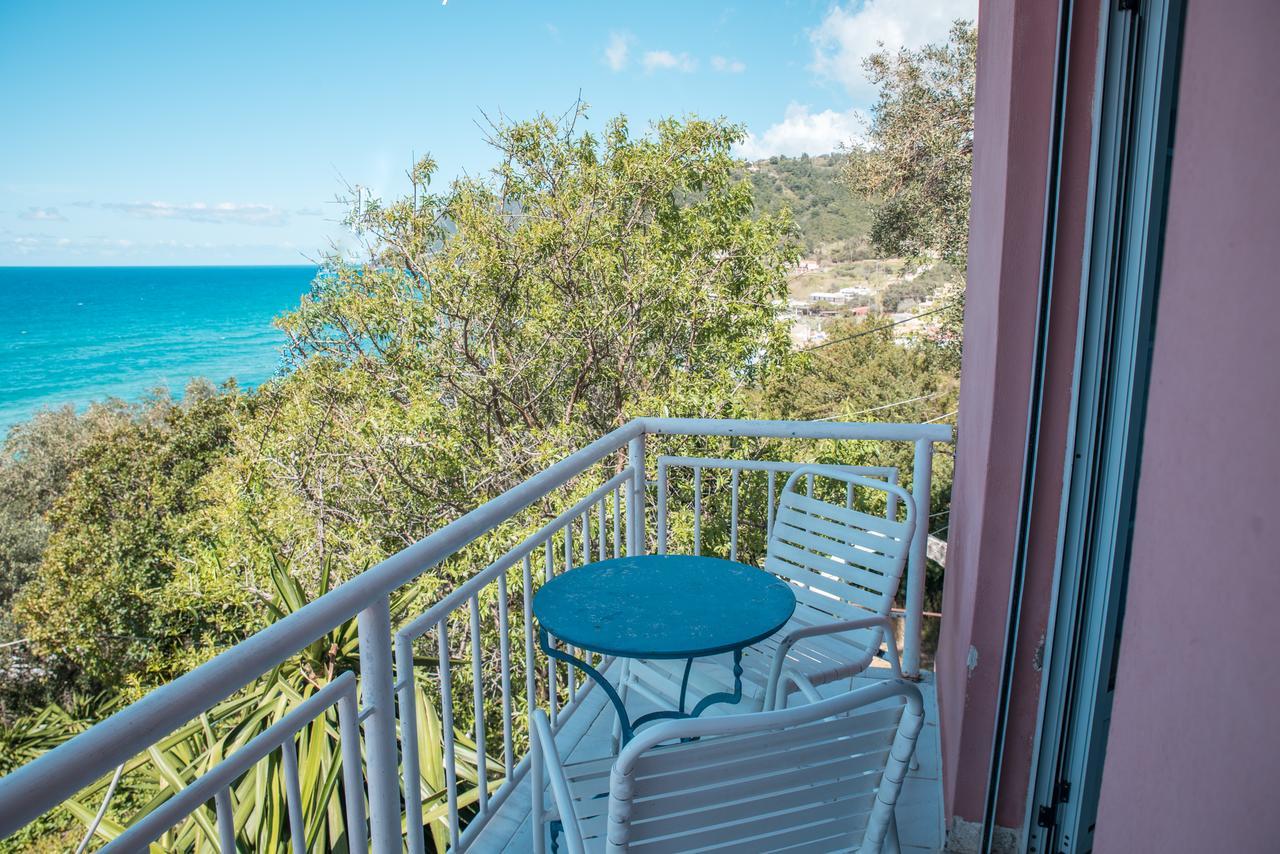 Deluxe Double or Twin Room with Sea View,632731980:JPEG