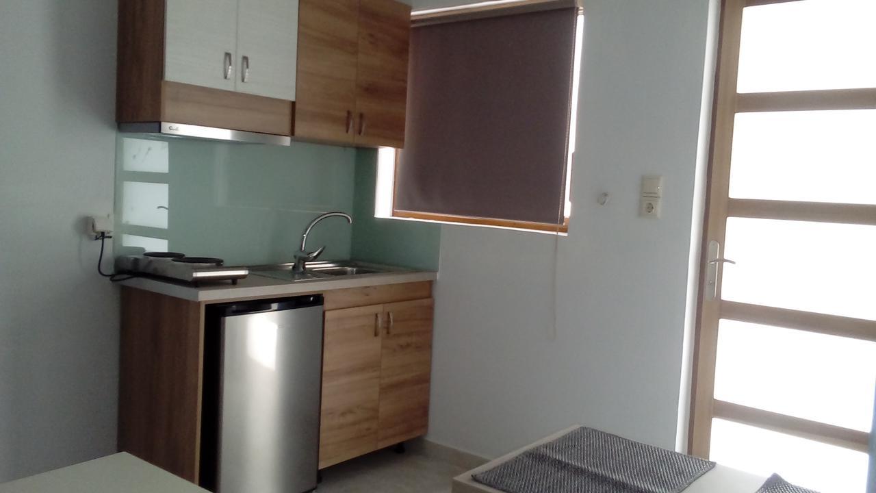 Deluxe Studio