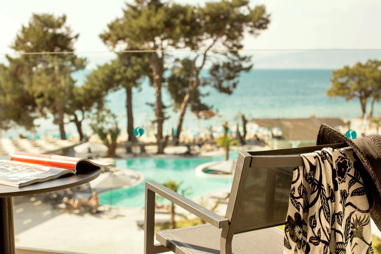 Cameră Deluxe cu vedere laterală la mare
