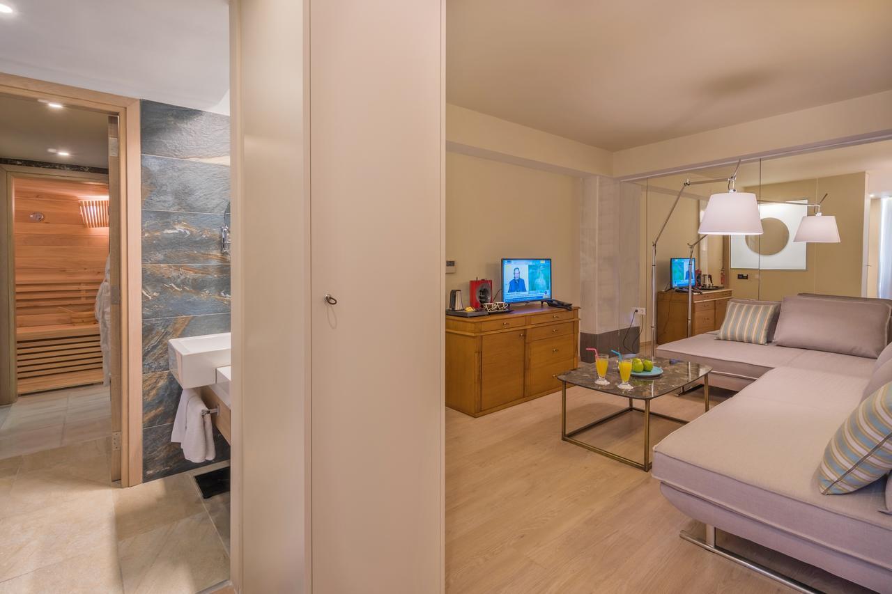 Executive Suite with Sea View-Private Pool and Sauna