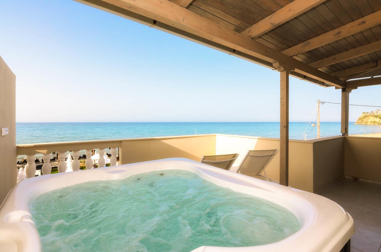 Deluxe with Sea View,708856570:JPEG