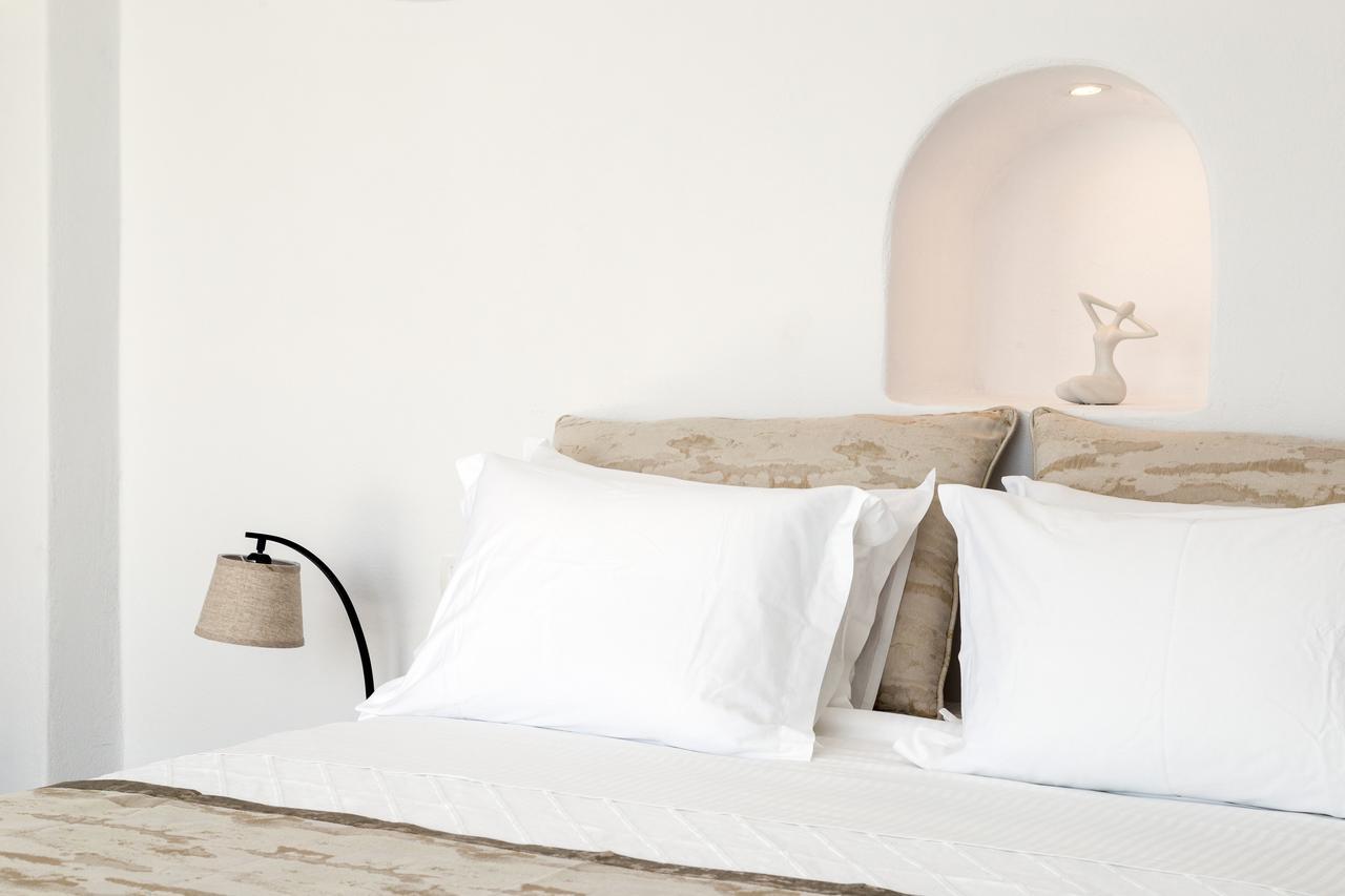 Topaz Suite with Private Pool and Caldera View