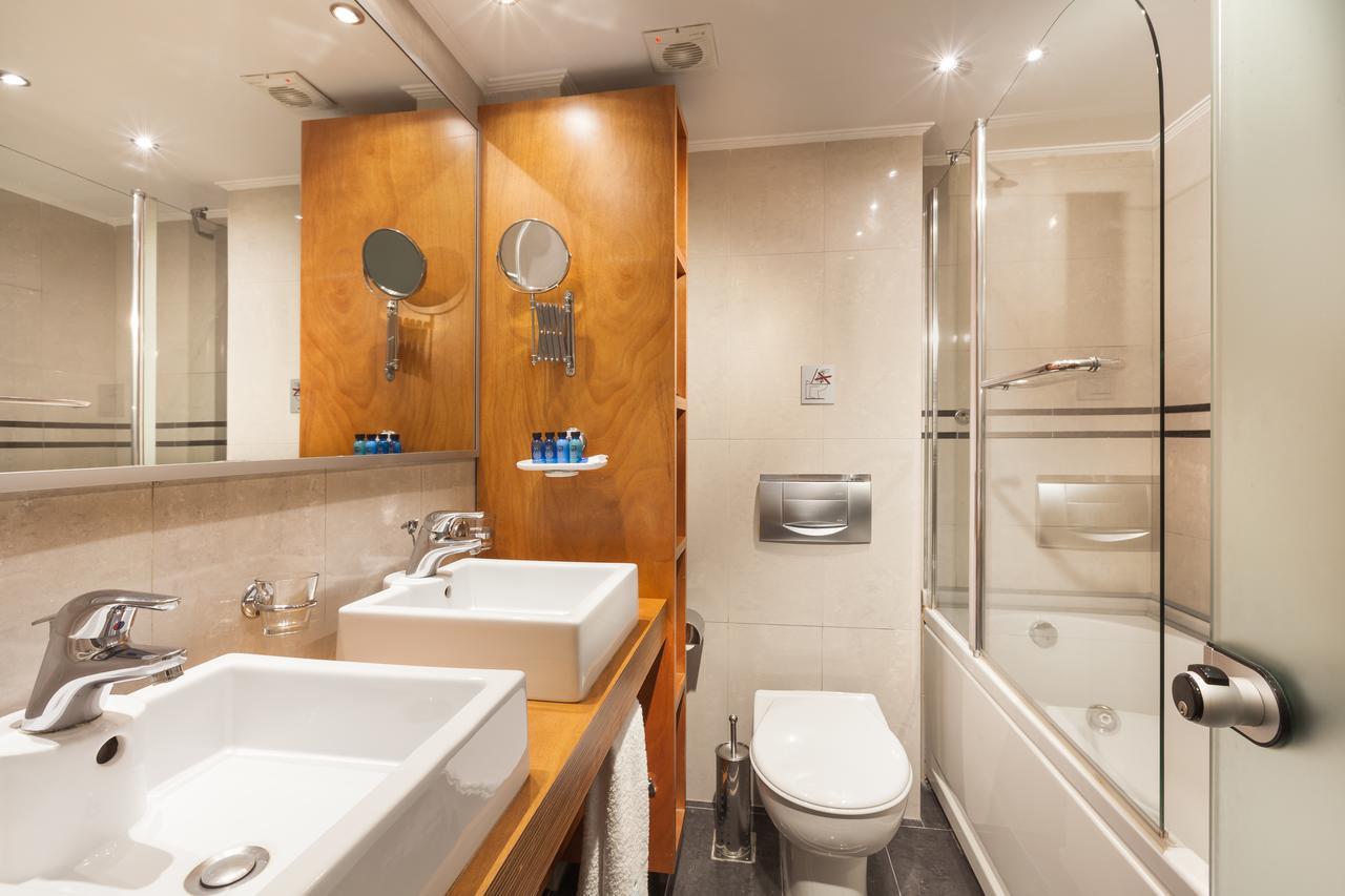 Double or Twin Room Sea View