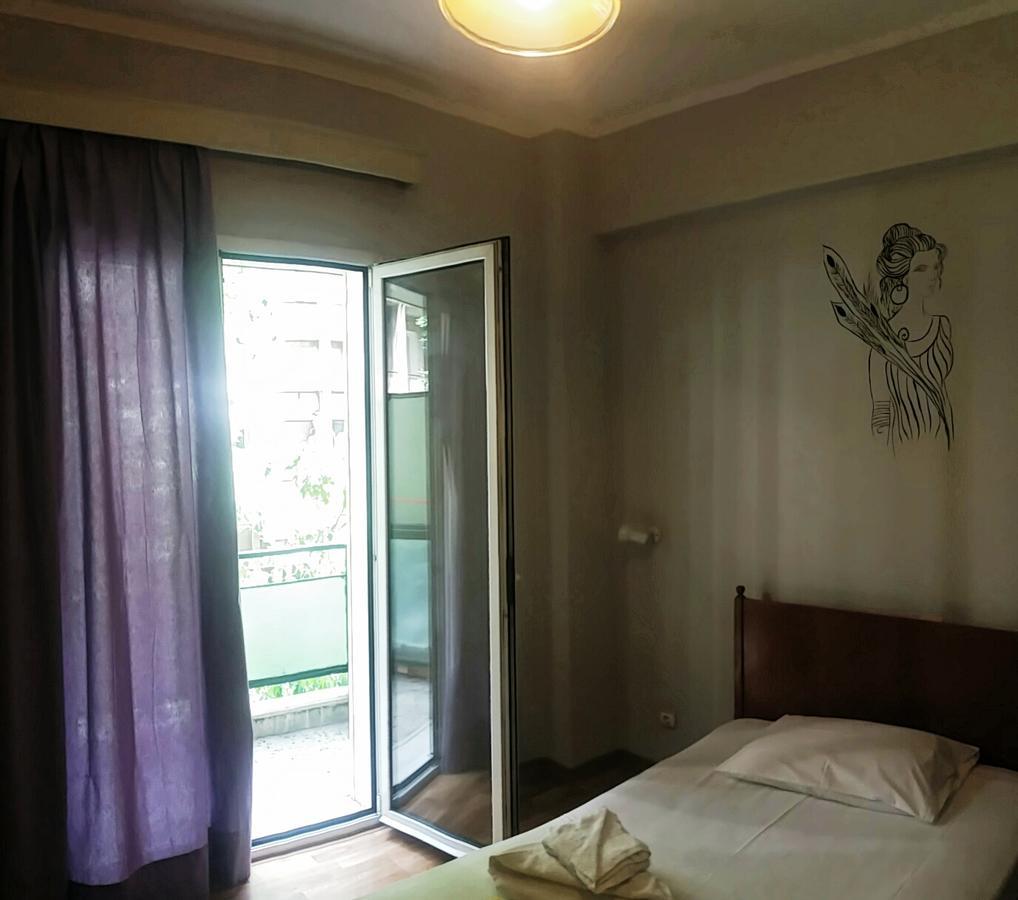 Quarto Individual Econômico