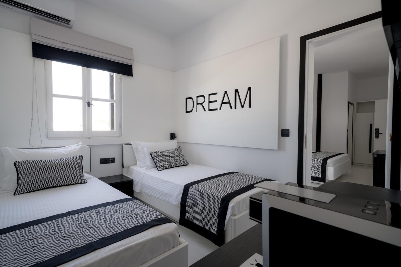 Deluxe Two-Bedroom Apartment,1444127011:JPEG