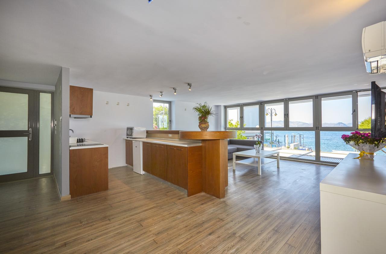 Two-Bedroom Suite with Sea View,666491121:JPEG