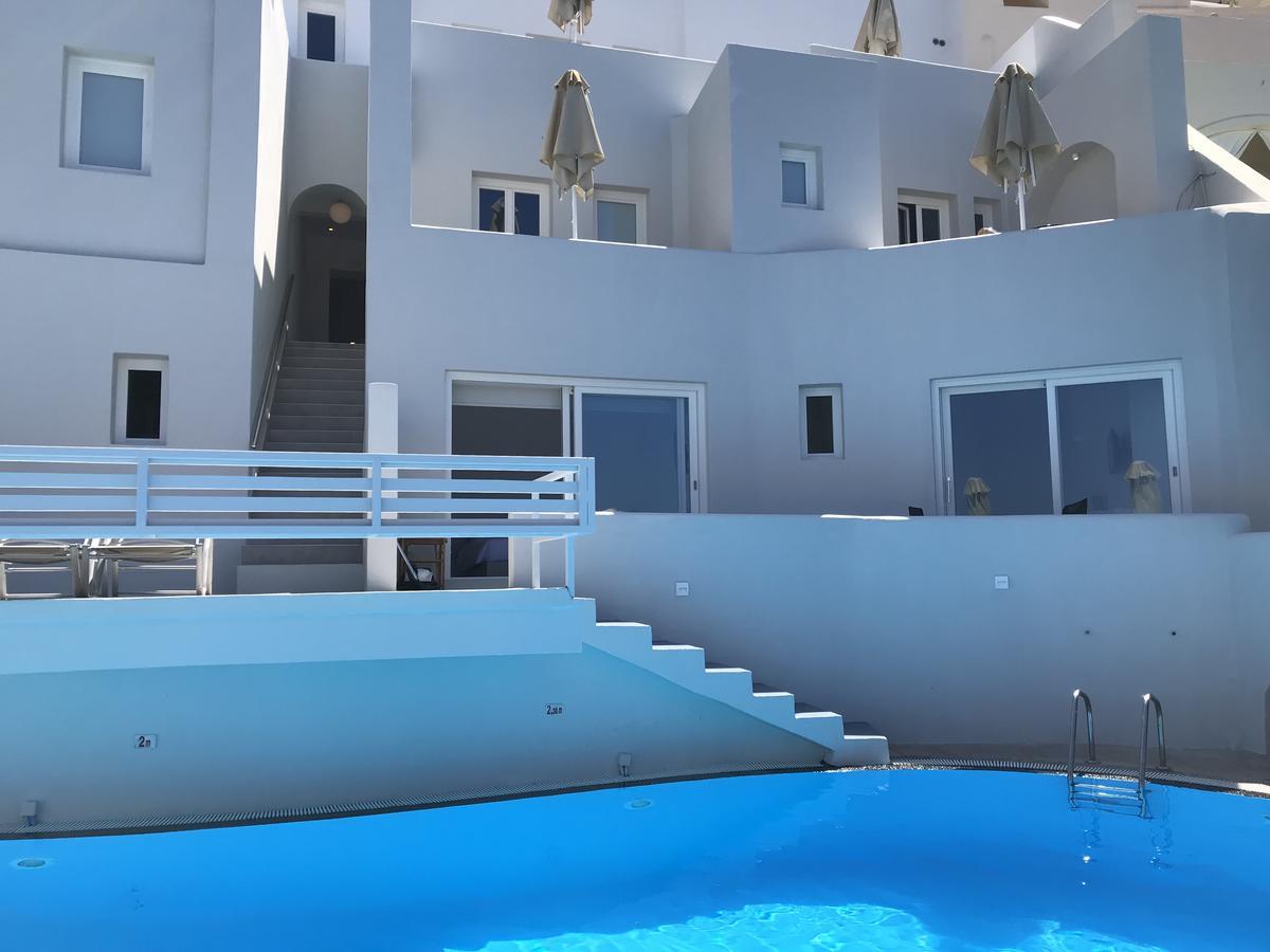 Suite Poolside with Caldera View