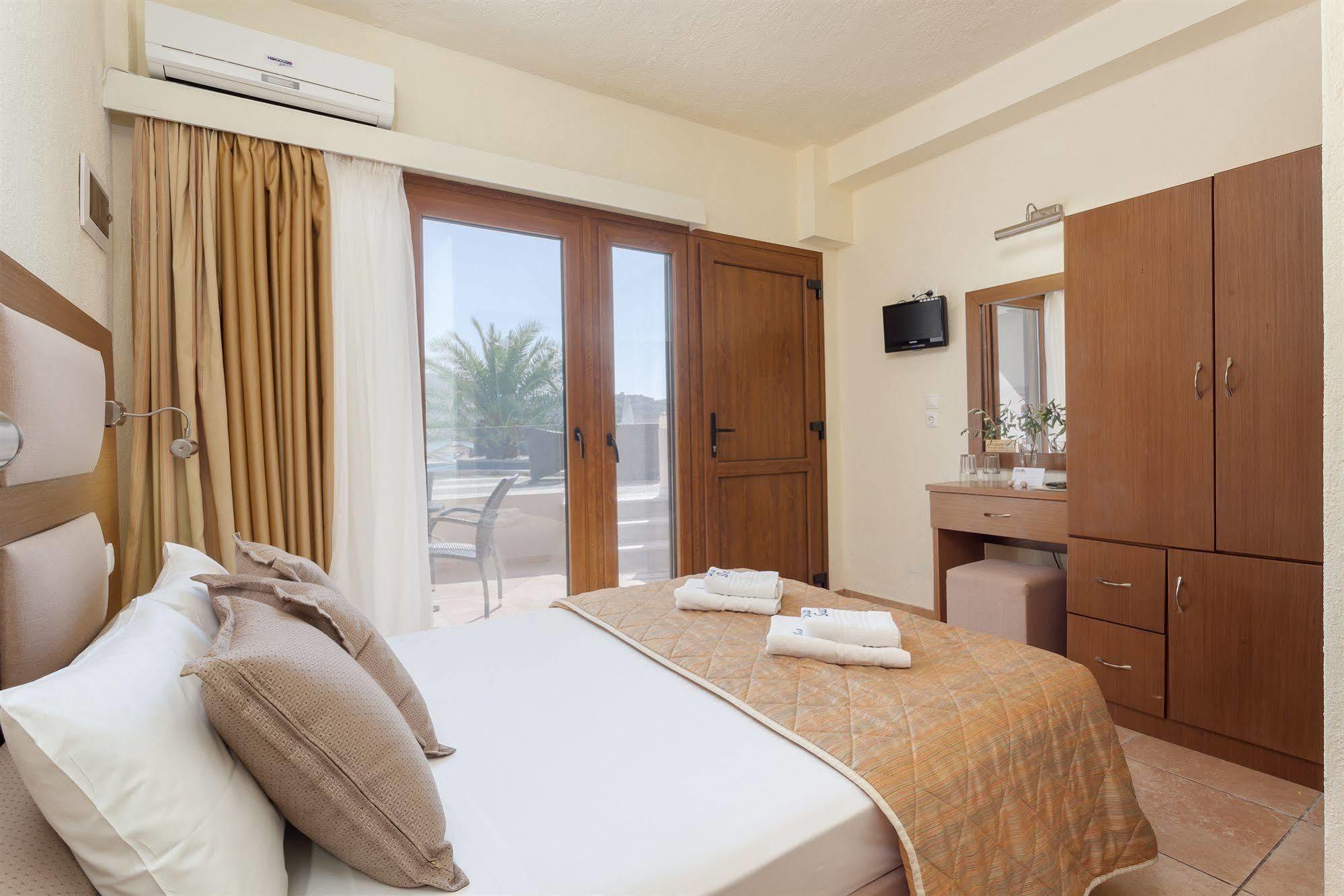 Double Ground Floor Sea View