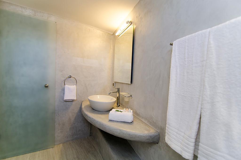 Deluxe Double Room with Balcony and Sea View