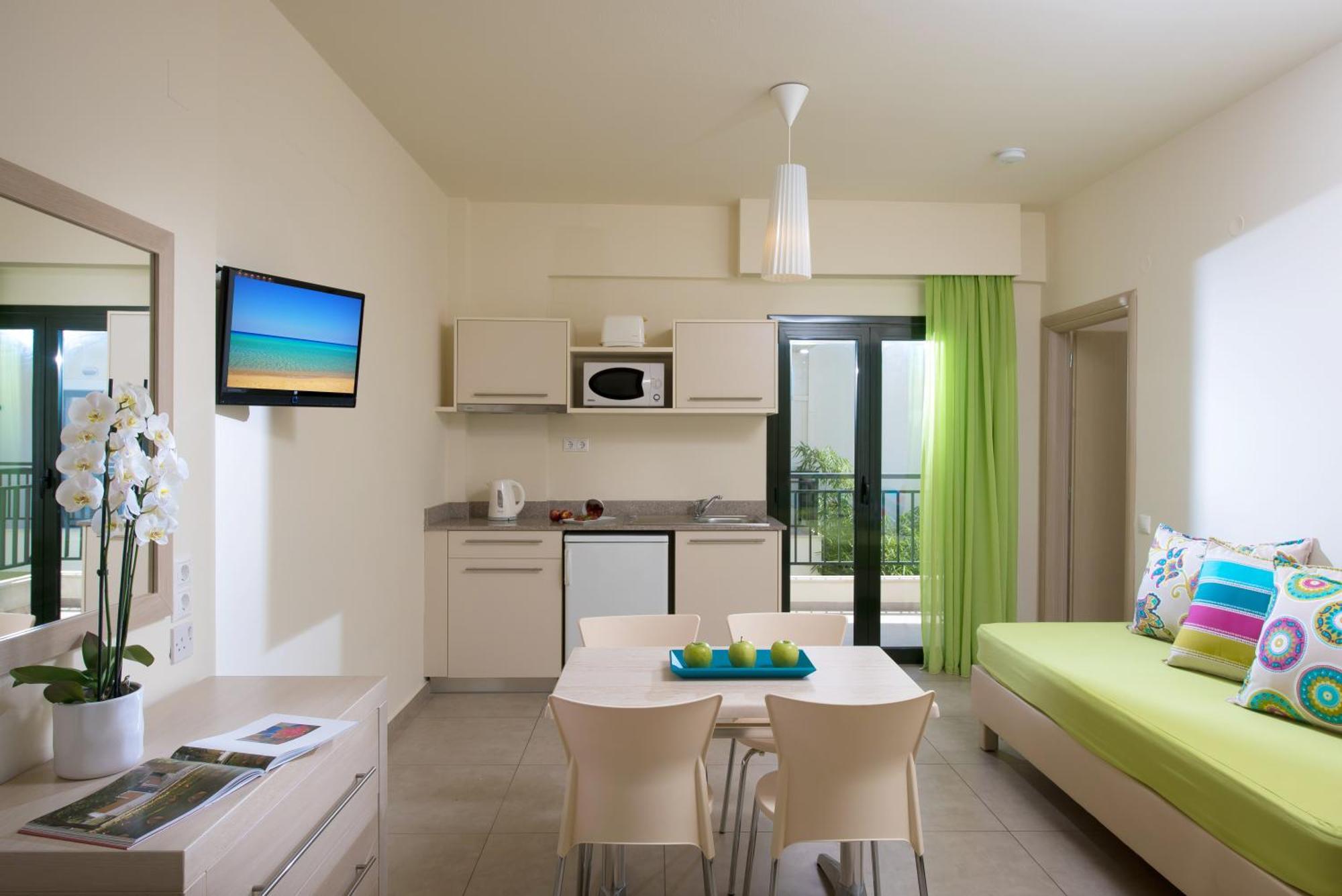 Deluxe 1-Bedroom Apartment (4 Adults)