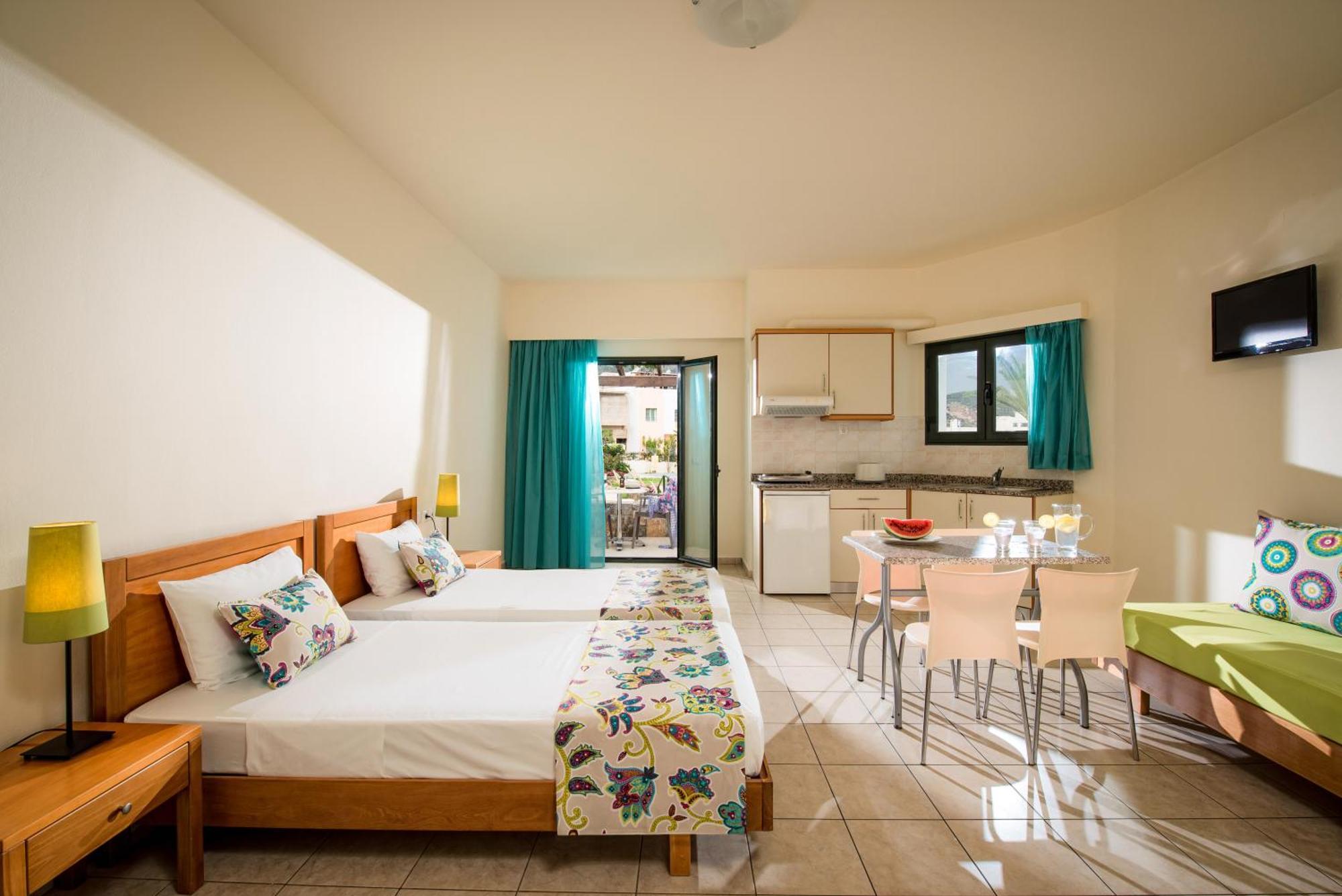 Superior Studio (3 Adults)
