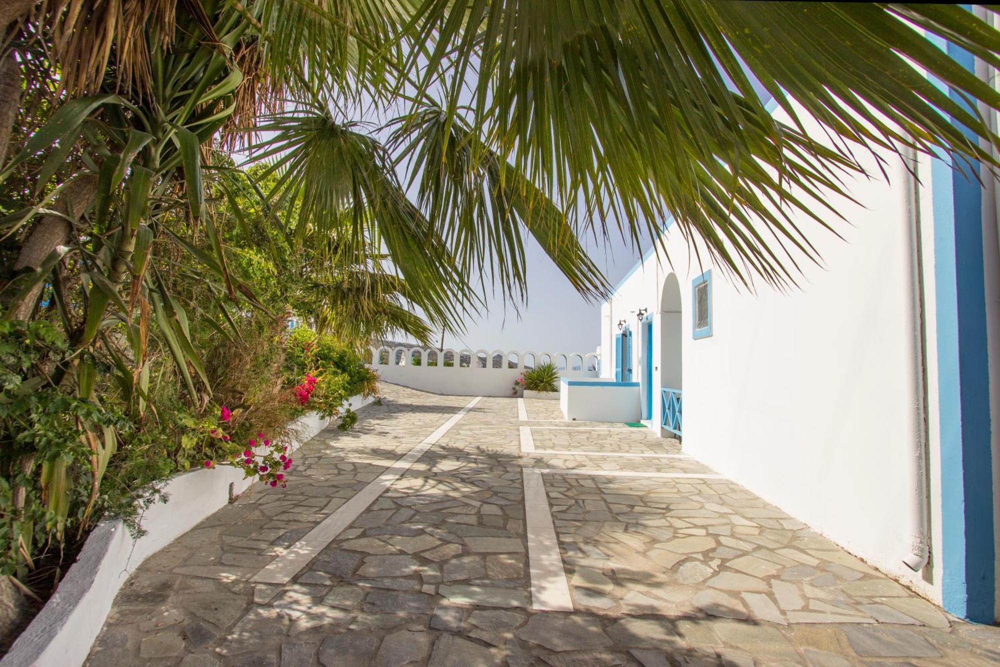 Triple Room,692765046:JPEG