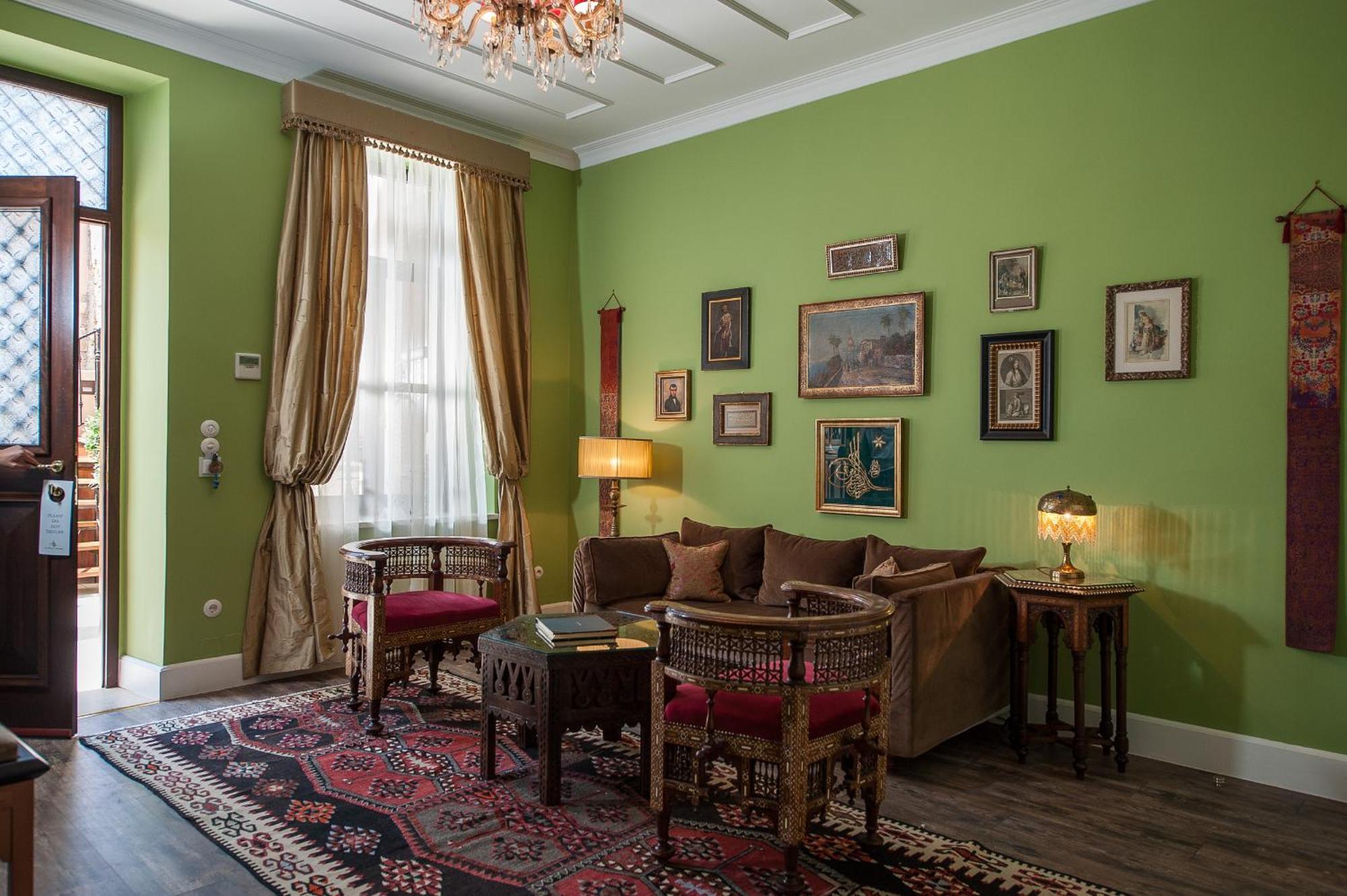 Luxury Suite Split Level