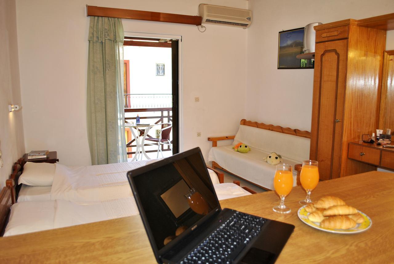 Studio (3 Adults)